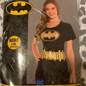 Bat woman - Batman - Batgirl teeshirt w mask